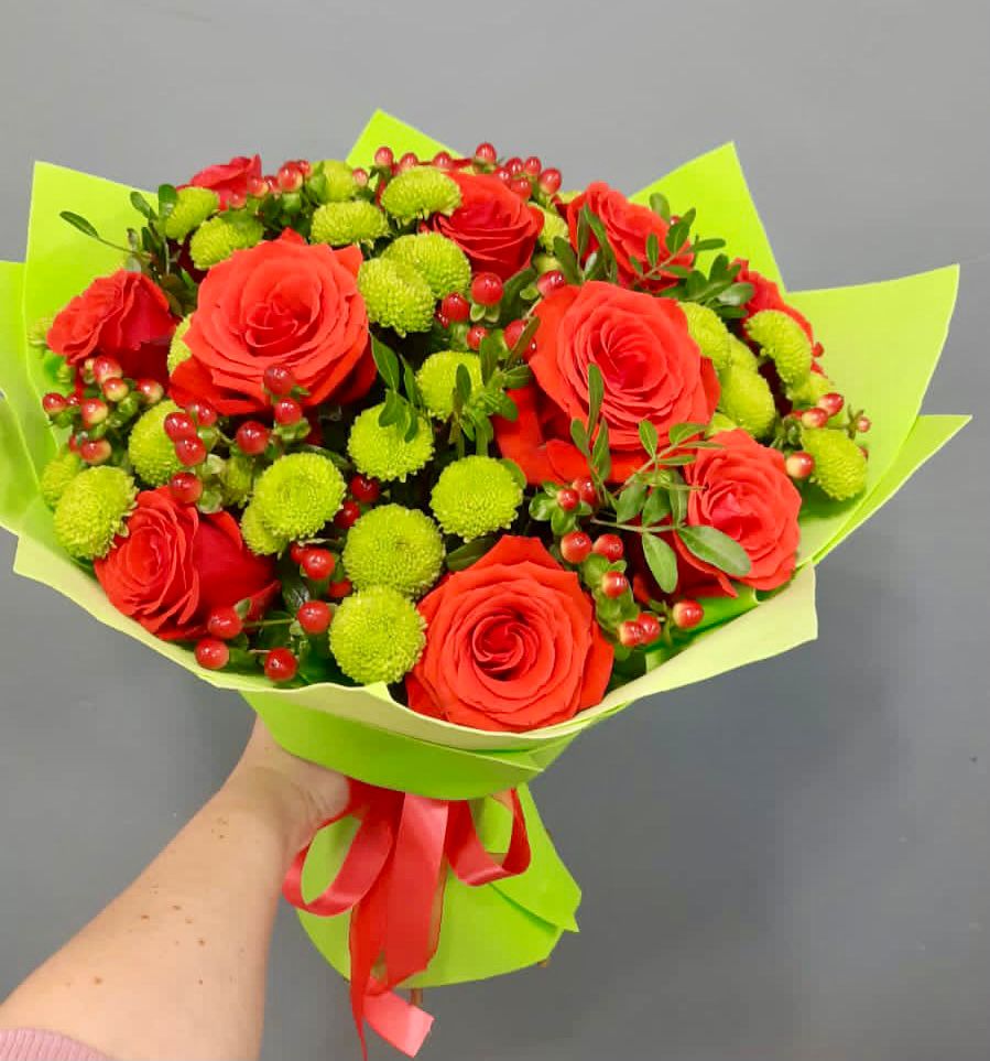 Букет цветов из: Хризантемы и Розы в Чаадаевке