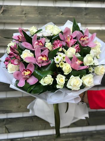 Букет цветов из: Розы и Хризантемы в Чаадаевке