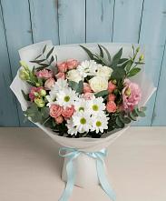 Букет цветов из:  Розы, Лизиантусы и Хризантемы в Чаадаевке