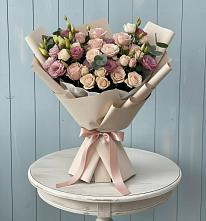 Букет цветов из:  Розы и Лизиантусы в Чаадаевке