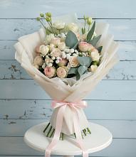 Букет цветов из:  Розы и Лизиантусы в Чаадаевке