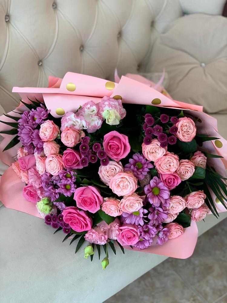 Букет цветов из: Хризантемы, Розы и Лизиантусы в Чаадаевке