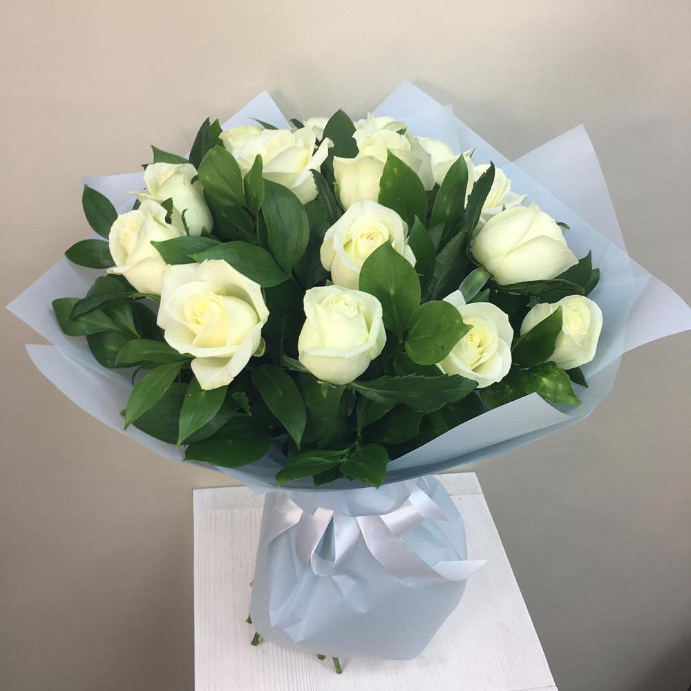 Букет 15 Белых роз Проуд в Чаадаевке