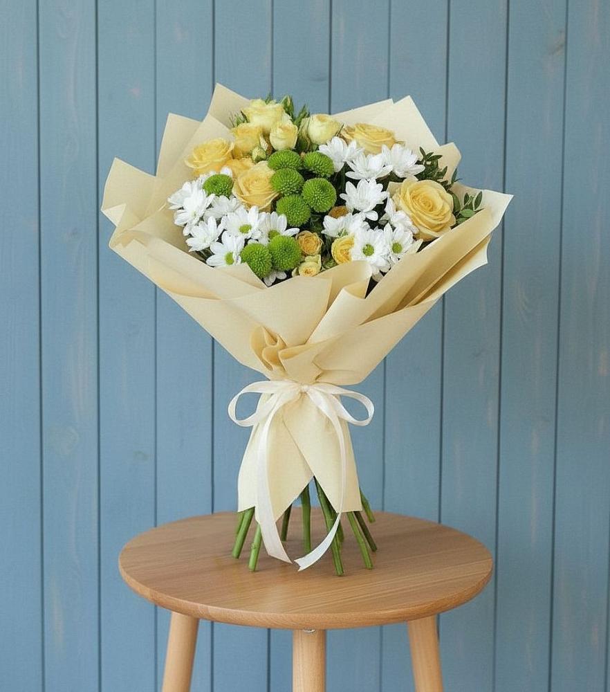 Букет цветов из: Хризантемы и Розы в Чаадаевке