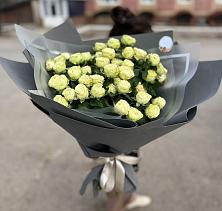Букет Белые кустовые розы Солинеро в Чаадаевке