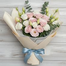 Букет цветов из:  Лизиантусы в Чаадаевке