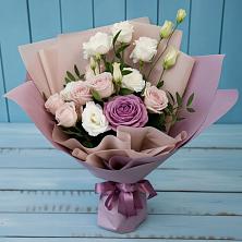 Букет цветов из:  Розы и Лизиантусы в Чаадаевке