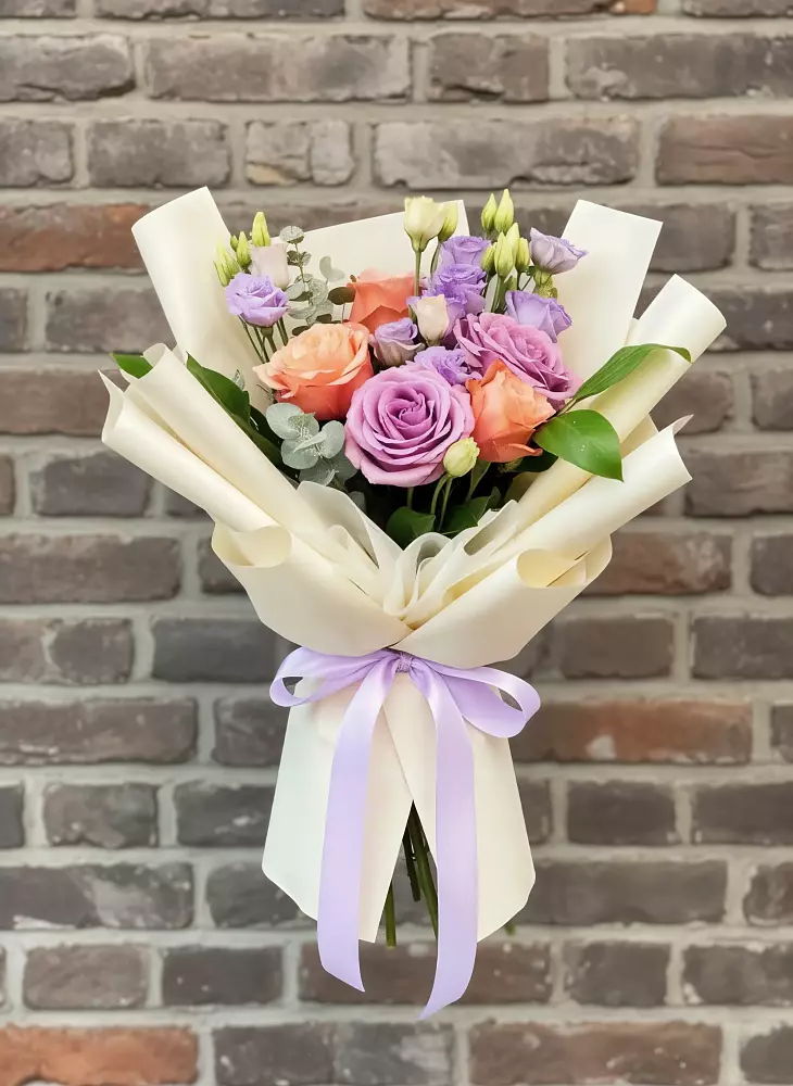 Букет цветов из: Лизиантусы и Розы в Чаадаевке