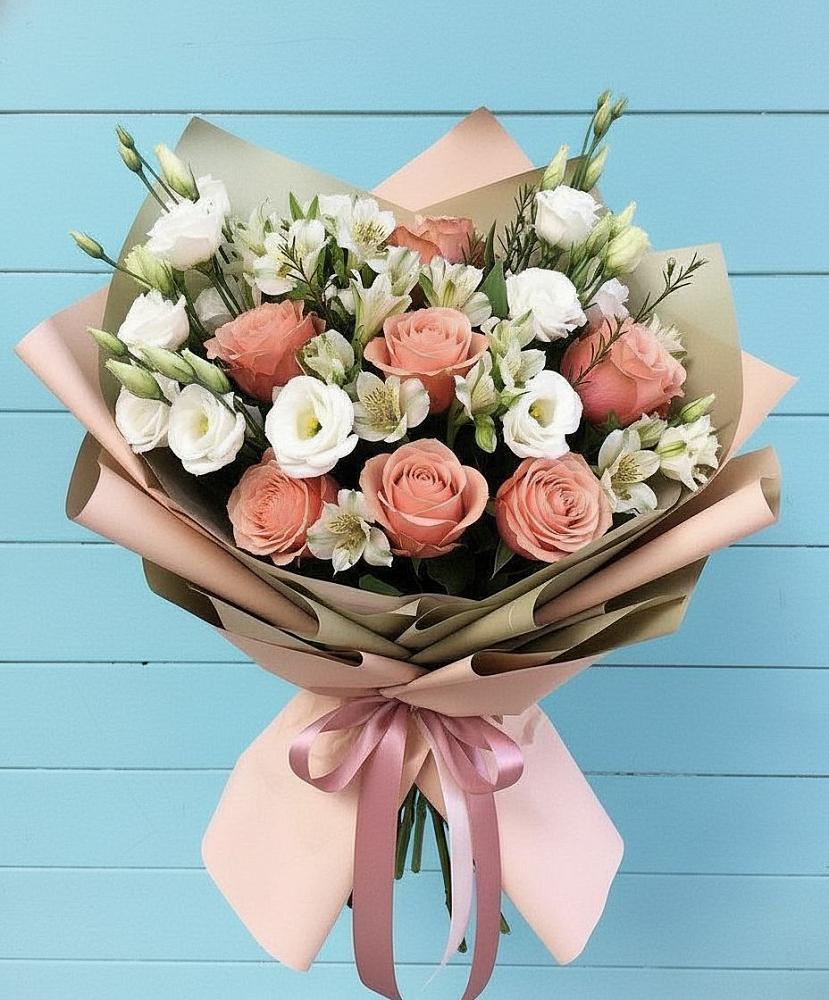 Букет цветов из: Розы, Альстромерии и Лизиантусы в Чаадаевке