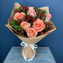 Букет цветов из:  Розы и Альстромерии в Чаадаевке