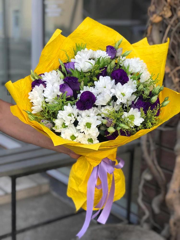 Букет цветов из: Ирисы, Хризантемы и Ромашки в Чаадаевке