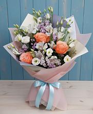 Букет цветов из:  Лизиантусы, Розы, Альстромерии и Гипсофила в Чаадаевке