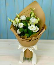 Букет цветов из:  Хризантемы и Лизиантусы в Чаадаевке