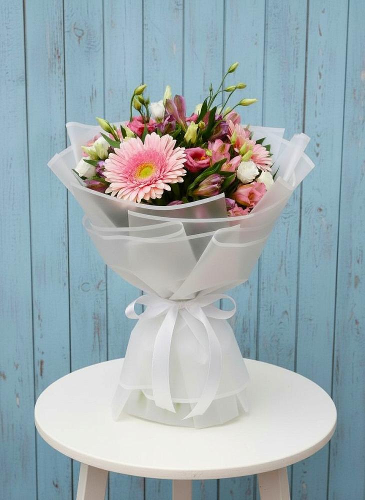 Букет цветов из: Герберы, Альстромерии и Лизиантусы в Чаадаевке