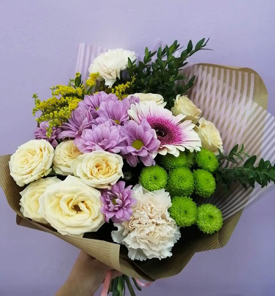 Букет цветов из: Хризантемы, Розы, Гвоздики и Герберы в Чаадаевке
