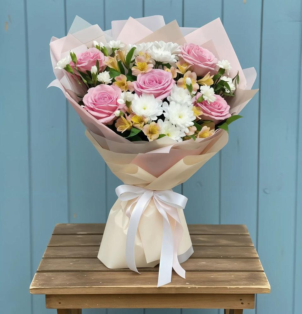 Букет цветов из: Гвоздики, Орхидеи и Розы в Чаадаевке