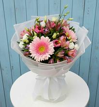 Букет цветов из:  Герберы, Альстромерии и Лизиантусы #REPLACE_PRED# Чаадаевке
