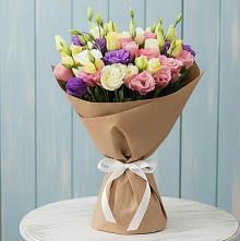 Букет цветов из:  Лизиантусы в Чаадаевке