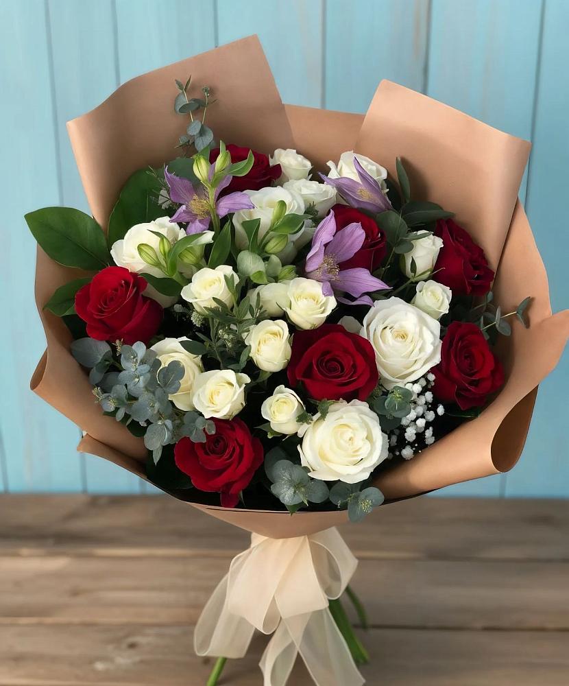 Букет цветов из: Розы и Альстромерии в Чаадаевке
