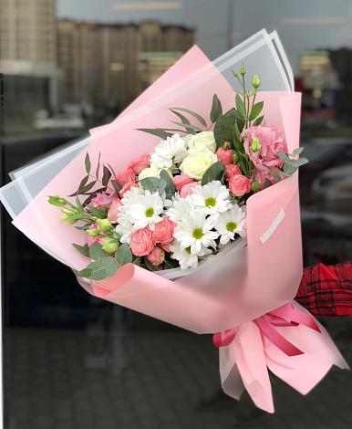 Букет цветов из: Розы, Лизиантусы и Хризантемы в Чаадаевке