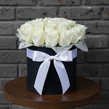 Цветочная композиция из Розы в шляпной коробке в Чаадаевке